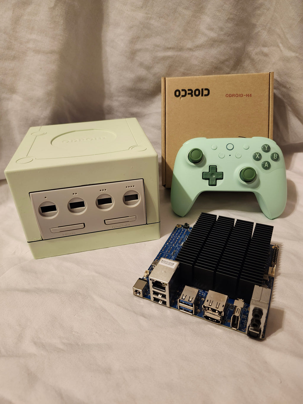 Ultimate "Cube" mini consoles