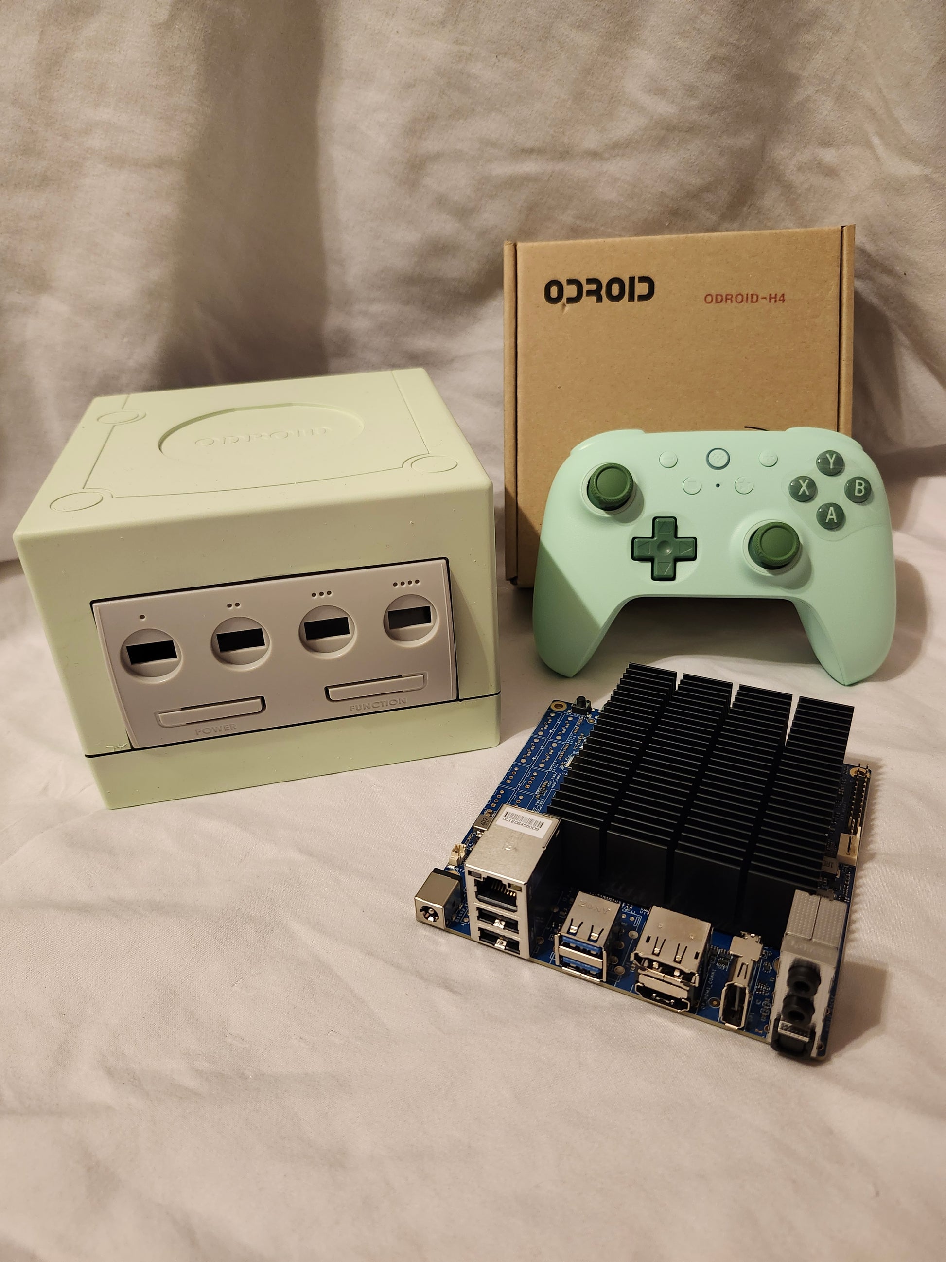 Ultimate "Cube" mini consoles