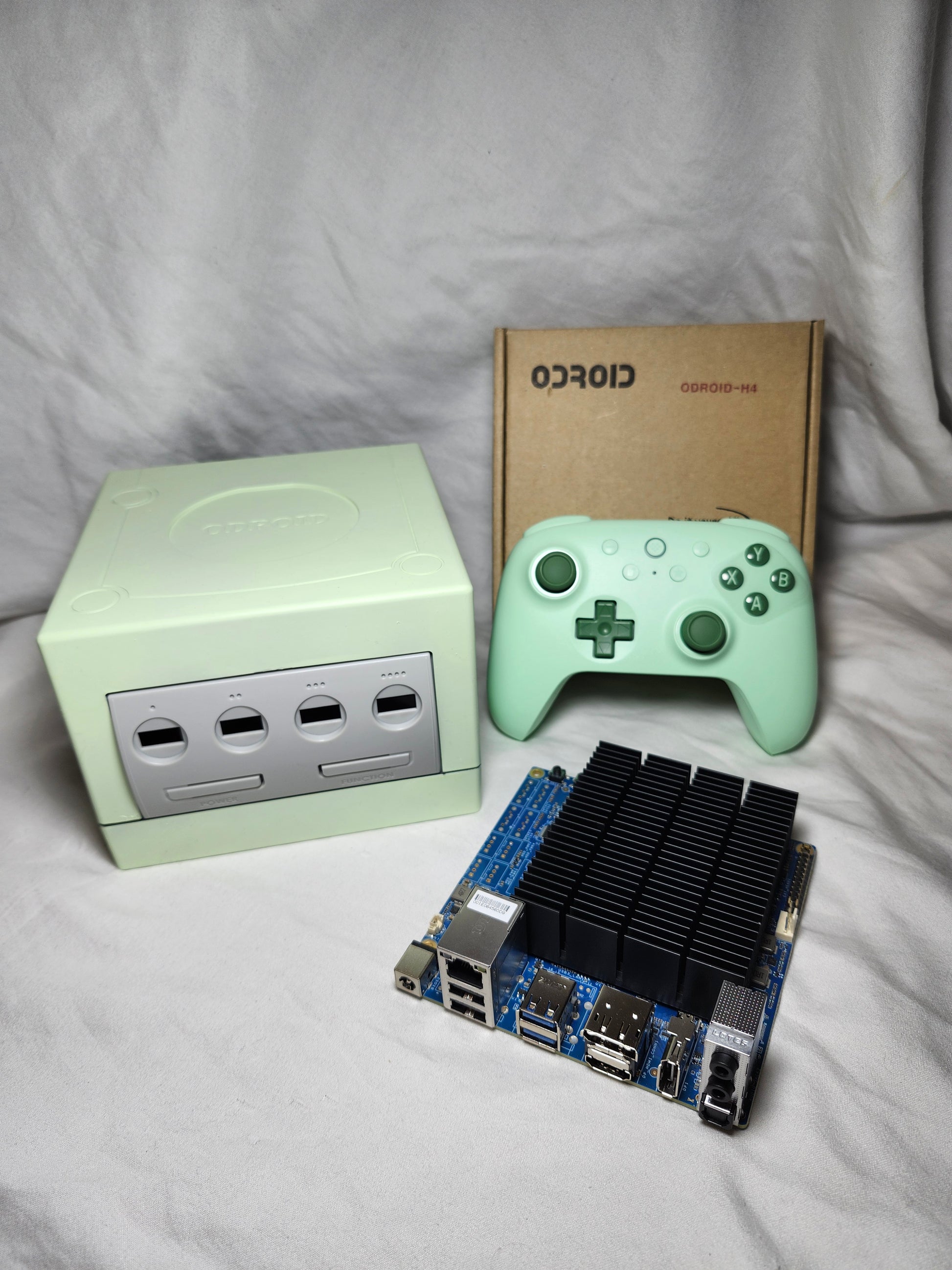 Ultimate "Cube" mini consoles